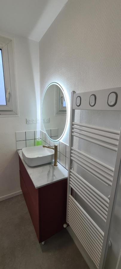 Private Room In Shared Apartment III Beauvais Luaran gambar