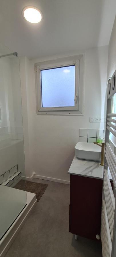 Private Room In Shared Apartment III Beauvais Luaran gambar