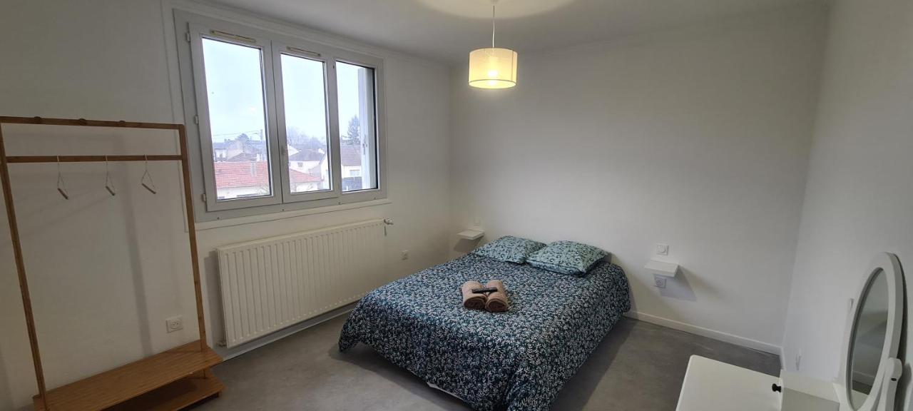 Private Room In Shared Apartment III Beauvais Luaran gambar